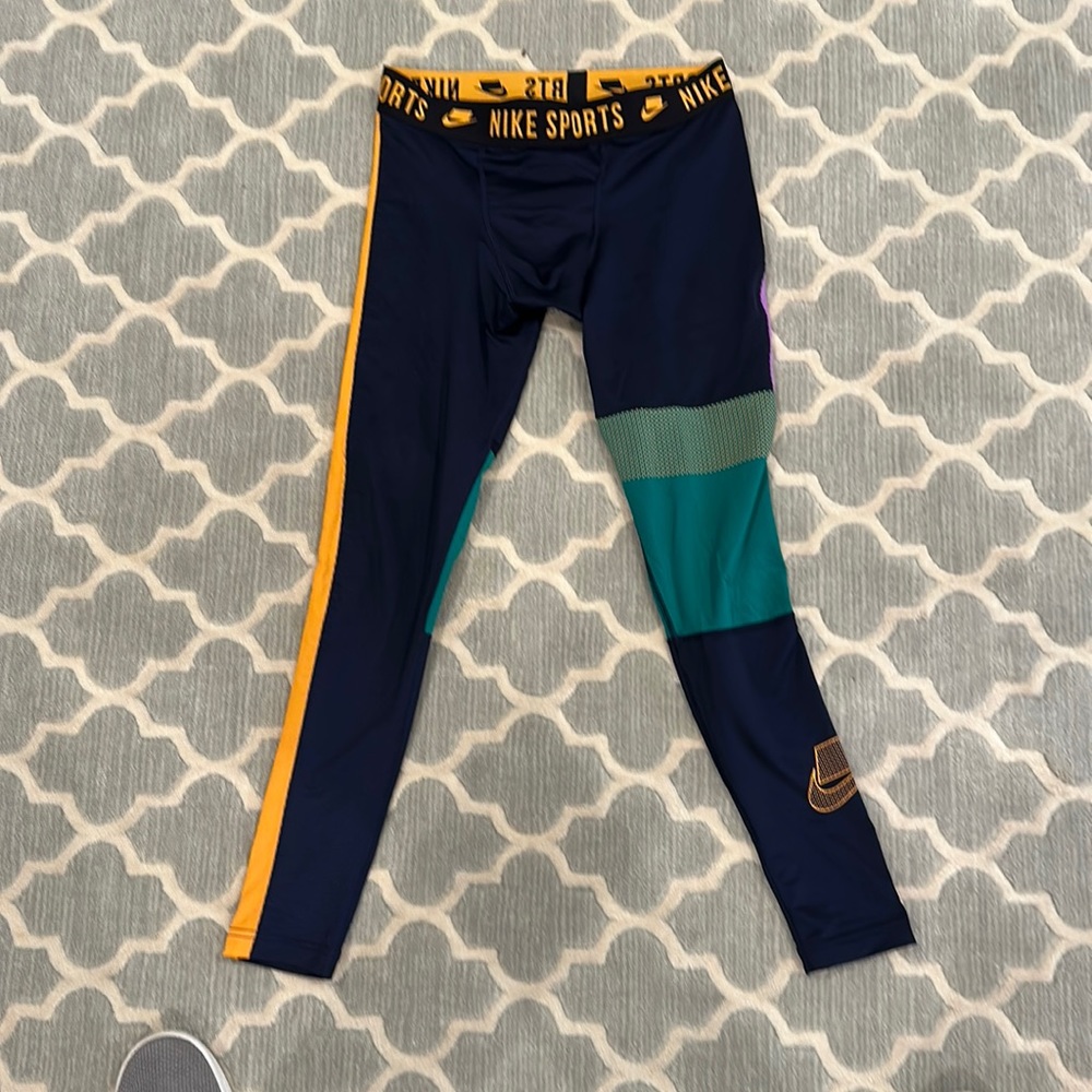 Medium Nike men’s medium tights